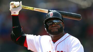 Mejor conocido como 'Big Papi', Ortíz cautivó a toda la MLB con su carisma y gran manera de jugar la primera base, pero más como bateador designado. Los Twins le abrieron el camino en Grandes Ligas, pero fue con los Red Sox donde mejor la pasó. Con 541 home runs, 2,472 hits y 1,768 carreras impulsadas, el de Santo Domingo se ganó el corazón de todos en Boston.