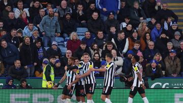 LEICESTER, ENGLAND - DECEMBER 26: Joelinton of Newcastle United celebrates with teammates after scoring the team's third goal during the Premier League match between Leicester City and Newcastle United at The King Power Stadium on December 26, 2022 in Leicester, England. (Photo by Nathan Stirk/Getty Images)