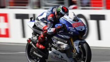 Una gaviota se empotró en la moto de Lorenzo en las últimas vueltas de la calificación.