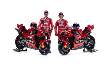 Francesco Bagnaia y Enea Bastianini en la presentaci¨®n de la nueva Ducati para la temporada 23.