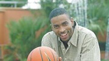 <b>FELIZ. </b>Louis Bullock le endosó el miércoles 35 puntos al Tau.