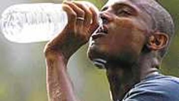 <B>MOLESTO</B>. Catanha se mostró enfadado y resignado tras saber la decisión del Comité de Competición de sancionarle con dos partidos.