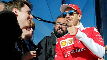 Vettel, con aficionados rusos en Sochi.