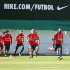 Silva y Fernández se perfilan como titulares ante Colombia