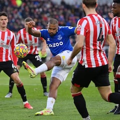 Sin Mina, Everton pierde y se complica en Premier League