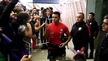 Alexis no sonrió ni para las fotos en su salida de El Teniente