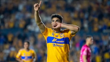 AME6243. MONTERREY (MÉXICO), 02/09/2023.- Nicolás Ibáñez de Tigres celebra un gol hoy, durante un partido correspondiente a la jornada 7 del Torneo apertura 2023 celebrado en el estadio Universitario de la ciudad de Monterrey (México). EFE/Miguel Sierra