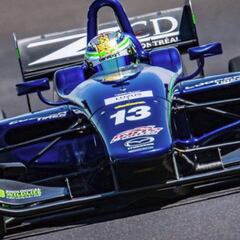 Claman DeMelo, el piloto que desafía la superstición del 13