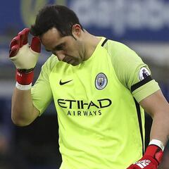 Claudio Bravo sufre con su peor temporada en Europa