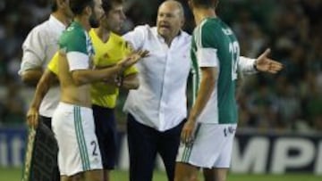 Piccini (d) antes de ser sustituido por lesión.