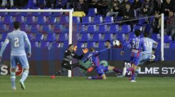 1-2. Jorge Molina anota el segundo tanto.