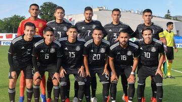 Selecci&oacute;n Mexicana previo al partido de Bahr&eacute;in en Toulon.