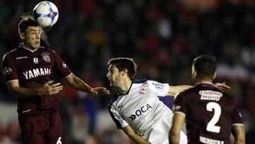 Buenos Aires, 27 de Junio 2017
Independiente de Avellaneda vs Lanus por la ultima fecha del Torneo Argentino, en el Estadio Libertadores de America.
Diego Braghieri de Lanus y Lucas Albertengo de Independiente
Foto Ortiz Gustavo