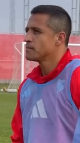 Alexis Sánchez hace esto después de la práctica de Sevilla y las redes explotan: ya es viral