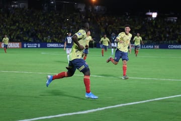 La Selección Colombia Sub 23 enfrentó a la de Ecuador en el Preolímpico de la categoría en el estadio Centenario de Armenia. El juego terminó 4-0 a favor de los dirigidos por Arturo Reyes.