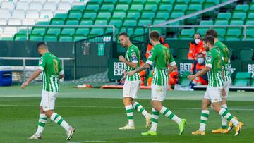 Canales, junto a sus compañeros.