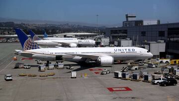 Los aviones de United Airlines estacionados en el Aeropuerto Internacional de San Francisco el 8 de julio de 2020 en San Francisco, California.