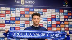 26/01/23  REAL OVIEDO PRESENTACION DE RAUL MORO COMO NUEVO JUGADOR  