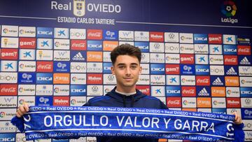 26/01/23 REAL OVIEDO PRESENTACION DE RAUL MORO COMO NUEVO JUGADOR