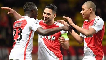 Falcao García al lado de sus compañeros del Mónaco.