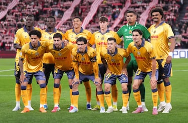 La camiseta está inspirada en las equipaciones que el Villarreal CF vistió a comienzos del siglo XXI, una etapa en la que el Submarino Amarillo empezó a consolidarse en la élite del fútbol español y a escribir sus primeras páginas en competiciones europeas. Aquellos años marcaron la eclosión de un equipo que destacó por su fútbol de ataque y que empezó a ganar reconocimiento en el panorama internacional. 