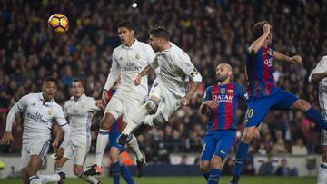 El Real Madrid se ha acostumbrado a salvar partidos. Este fue el gol de Ramos en el 1-1 del Camp Nou.