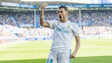 Ceballos celebra un gol con el Madrid.