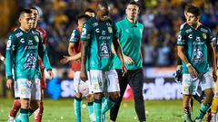 Jugadores de Le&oacute;n despu&eacute;s de perder en la Ida contra Tigres