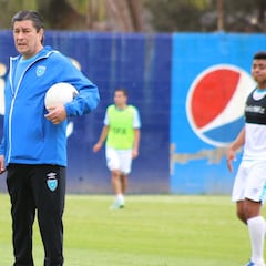 Luis Fernando Tena pedirá consejos al Pescadito Ruiz para la Selección de Guatemala