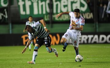 Este defensor argentino llega al futbol mexicano para militar en Xolos procedente del Atlético Nacional de Colombia.