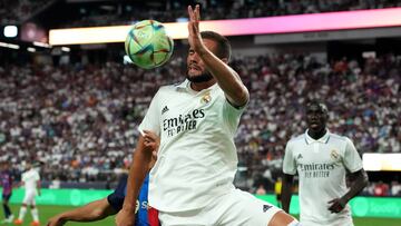 Las Vegas (United States), 24/07/2022.- Real Madrid'Äôs Nacho goes for the header during a US pre-season game between FC Barcelona and Real Madrid at Allegiant Stadium in Las Vegas, Nevada, USA, 23 July 2023. (Estados Unidos) EFE/EPA/JOE BUGLEWICZ