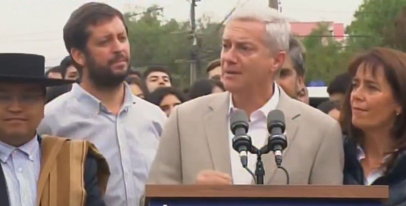 Constanza Santa María fue abucheada por los adherentes de Kast y así reaccionó el candidato