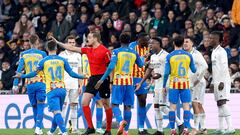 02/02/23 PARTIDO PRIMERA DIVISION 
REAL MADRID - VALENCIA 
PROTESTAS ALBEROLA ROJAS ARBITRO 