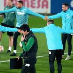Emery prepara una charla de una hora antes de medirse al Barça