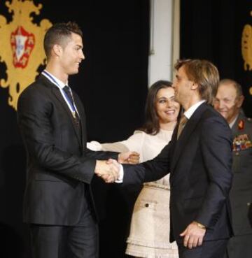 El delantero del Real Madrid y la selecci¨®n lusa, Cristiano Ronaldo es nombrado Gran Oficial de la Orden del Infante D. Henrique por el presidente del pa¨ªs