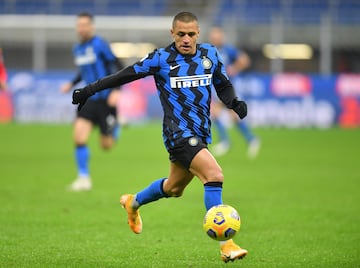Lleg¨® cedido al equipo italiano por el Manchester United en 2019. La temporada siguiente firm¨® por el Inter donde estuvo hasta 2022. Tras pasar por Olympique de Marsella regres¨® al equipo milan¨¦s para disputar la temporada 2023-24 .