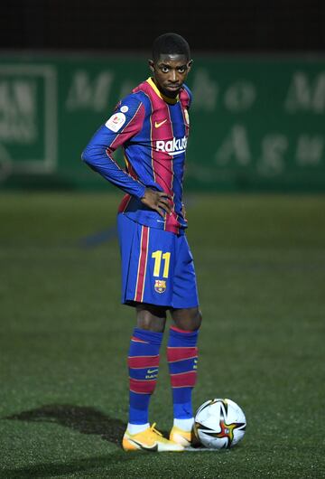 Ousmane Dembelé antes de lanzar el penalti  