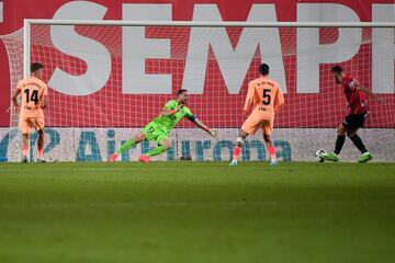 1-0. Vedat Muriqi marca el primer gol.