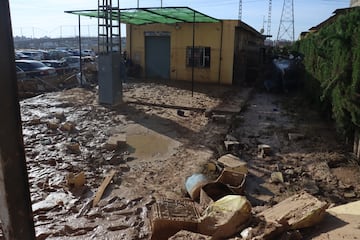 Campos de fútbol destrozados por la DANA en Valencia