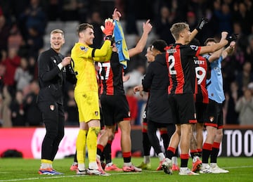 Los jugadores del Bournemouth celebran la victoria conseguida ante el Manchester City.