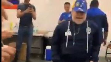 El bailecito de Maradona en los vestuarios para celebrar el primer triunfo de Gimnasia