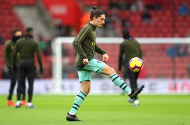Emery to study January signing after Bellerin injury