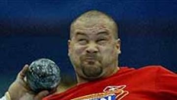 <b>CONCEJAL.</b> Este tipo de responsabilidades, en este caso para representar los intereses de sus compañeros no le son extrañas el gran lanzador de peso español. Ya es concejal de Deportes en León por el PP, siendo, no obstante independiente.