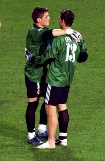 En la Final de Liga de Campeones de 2002 disputada en Glasgow ante el Bayer Leverkusen, el portero titular era C¨¦sar S¨¢nchez. Sufri¨® una lesi¨®n y tuvo que ser sustituido por Iker que result¨® ser el gran h¨¦roe del partido con tres portentosas intervenciones en los minutos finales, alz¨¢ndose as¨ª con su segunda Liga de Campeones.