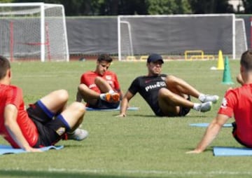 Simeone participa en la sesión de entrenamiento.