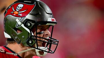 TAMPA, FLORIDA - DECEMBER 05: Tom Brady #12 of the Tampa Bay Buccaneers warms up prior to the game against the New Orleans Saints at Raymond James Stadium on December 05, 2022 in Tampa, Florida.   Julio Aguilar/Getty Images/AFP (Photo by Julio Aguilar / GETTY IMAGES NORTH AMERICA / Getty Images via AFP)