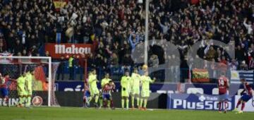 Lanzamiento de falta de Griezmann. 