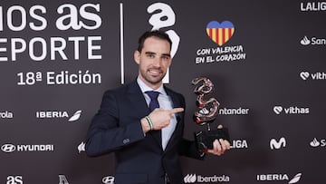 Álvaro Martín se despide con la triple corona: “Cambio las zapatillas por el traje y la corbata”