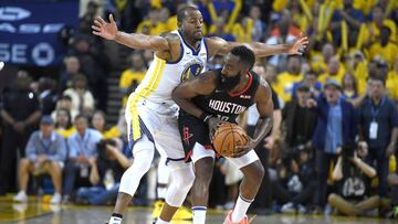 Durant e Iguodala sostienen a los Warriors en el primer asalto