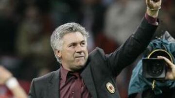 <b>DESMIENTE.</b> El entrenador del Milán, Carlo Ancelotti, desmintió que se haya encontrado con el ex presidente del Real Madrid Florentino Pérez para abordar un posible fichaje por el club español.